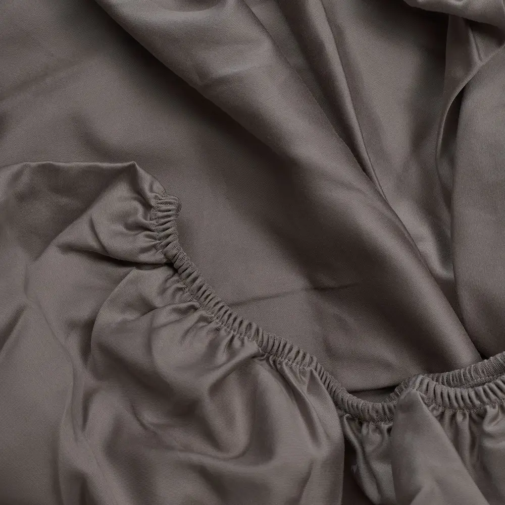 Bedroommood sateen sheet taupe