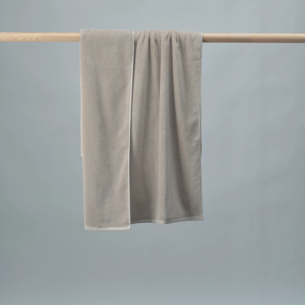Bedroommood bath towel taupe