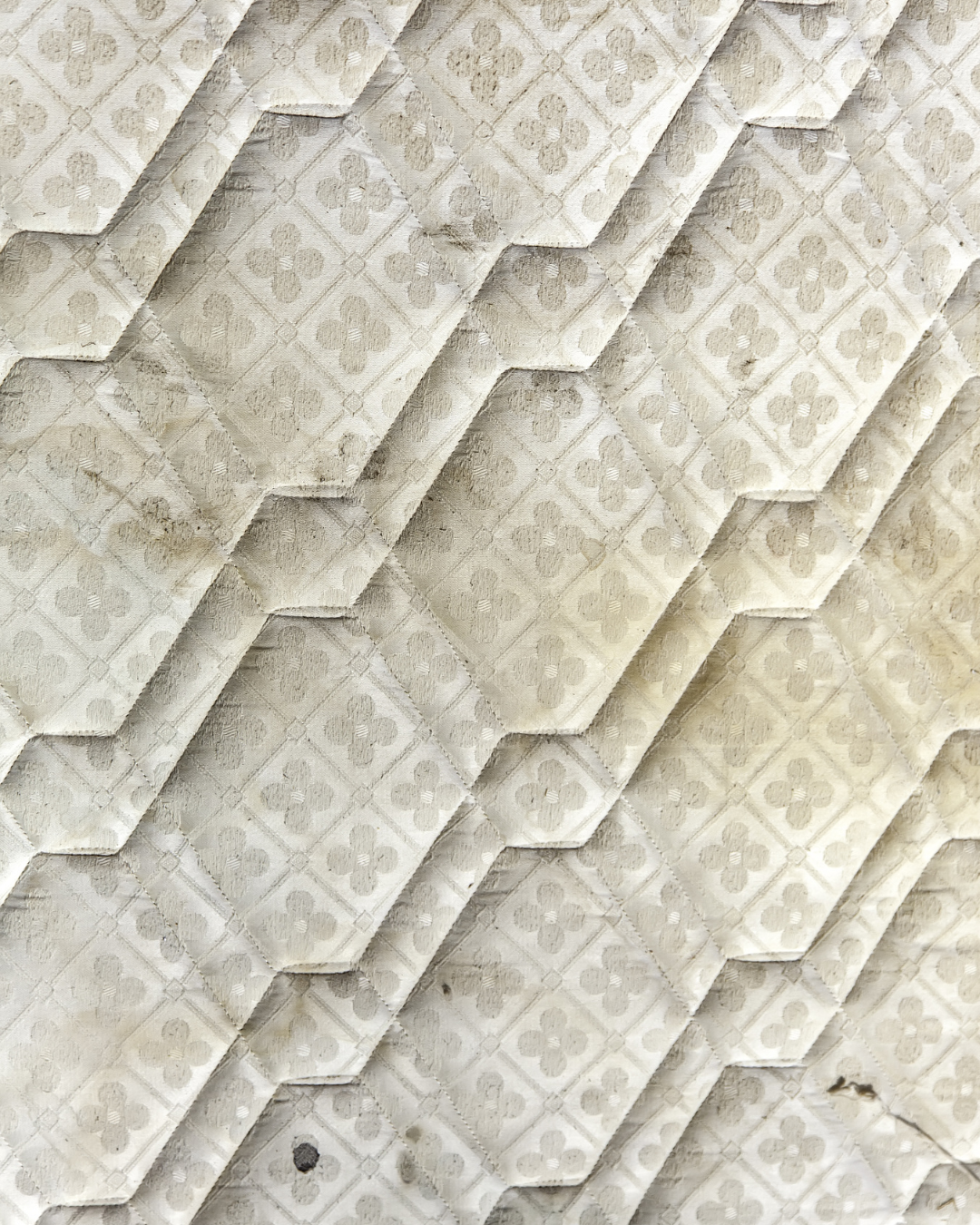 dirty mattress without a mattress protector