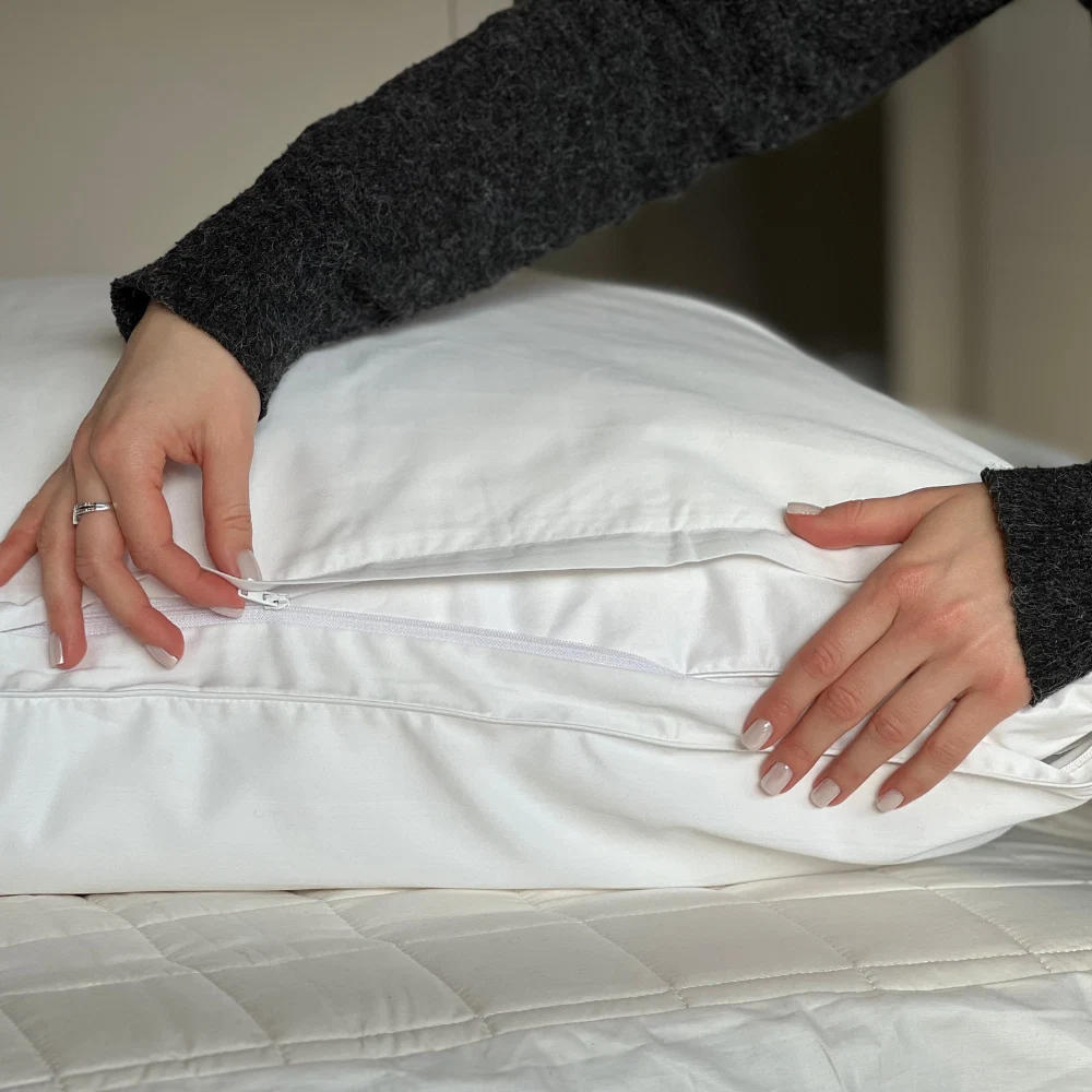 Bedroommood pillow protector zipper