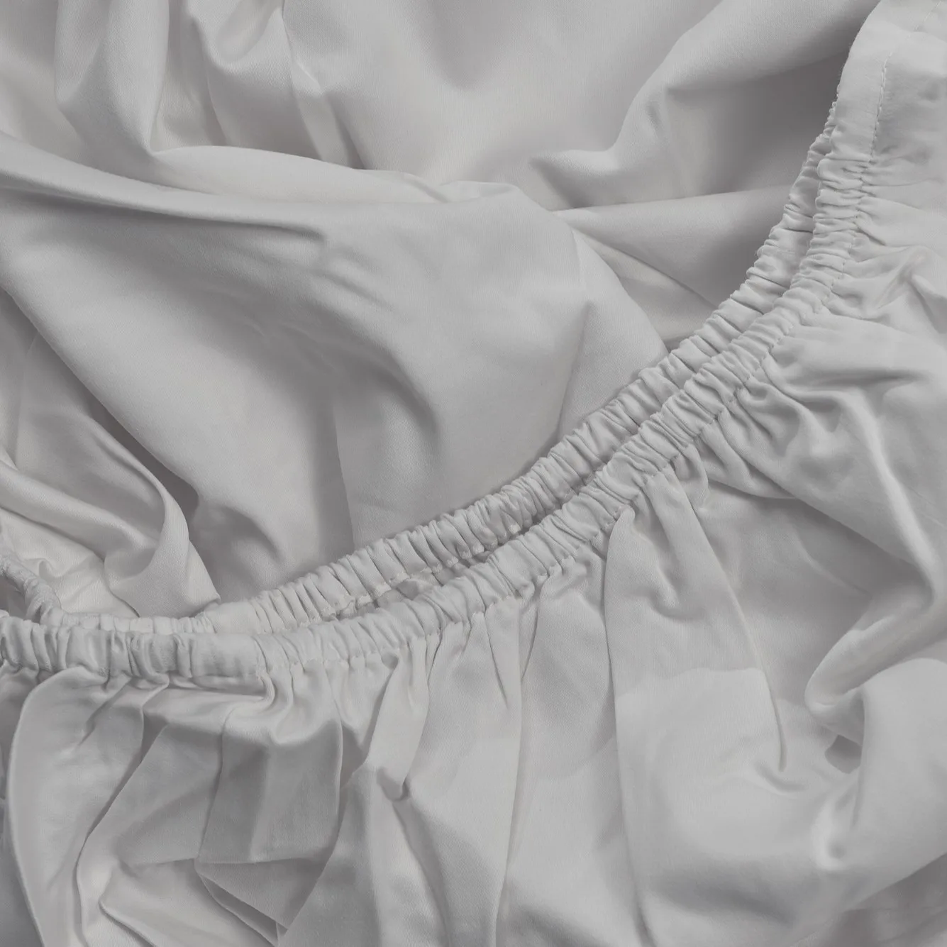 Bedroommood sateen sheet almond milk
