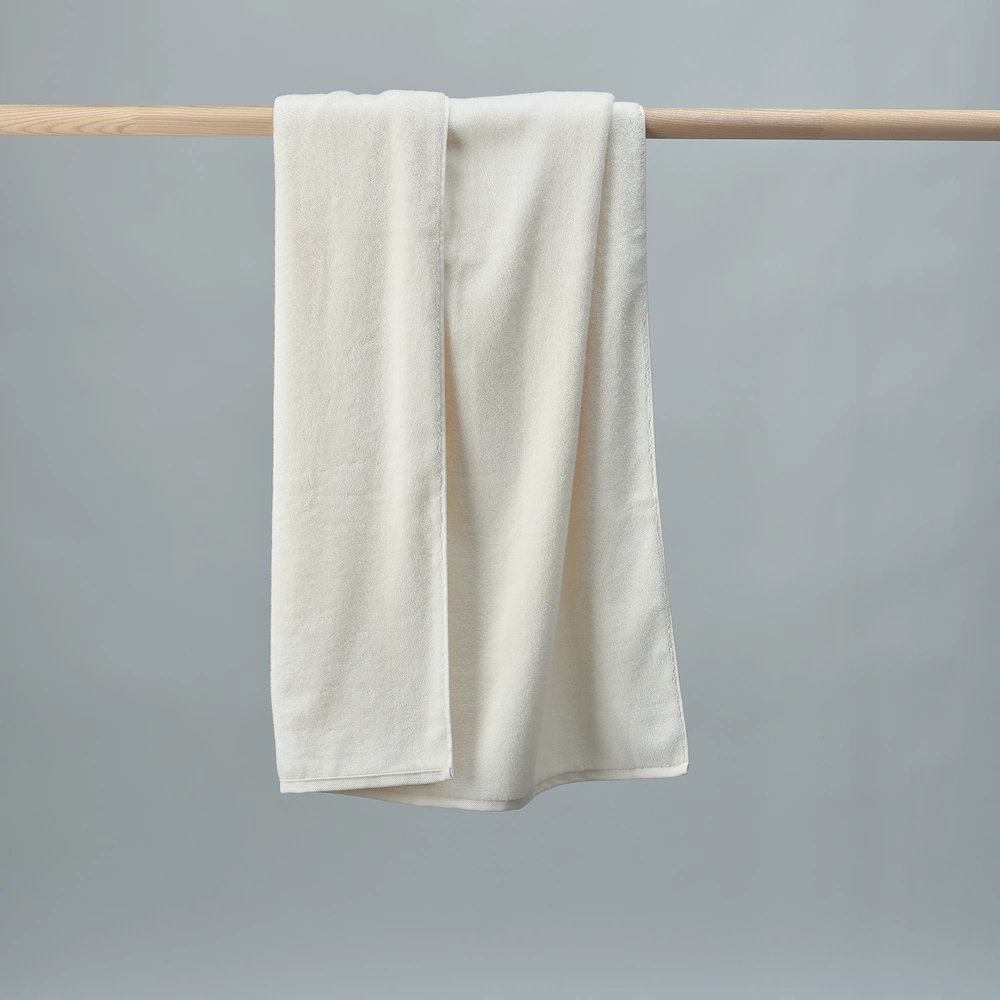 Bedroommood bath towel milk